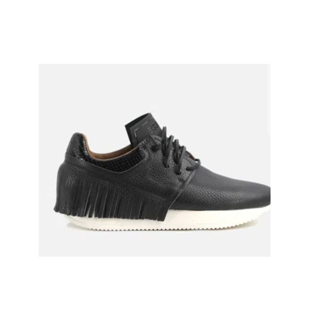 Esseutesse - Women's Fringe Leather Sneaker in black 36